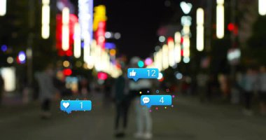 Konuşma balonu ortaya çıkıyor, sonra iki yayanın etrafında dönen sosyal ikonlar nişanlanmayı hızlandırıyor. Kentsel, gece hayatı, etkileşim, bağlantı, sosyal, canlı, çağdaş