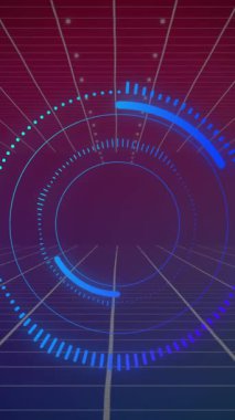 Siyah arkaplan üzerindeki veri işleme ve şekillerin animasyonu. küresel iş ve dijital arayüz kavramı dijital olarak oluşturulmuş video.