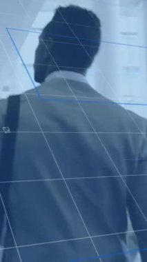 Çeşitli iş adamları üzerinde finansal veri işleme animasyonu. küresel bağlantılar, veri işleme ve dijital arayüz konsepti dijital olarak oluşturulmuş video.