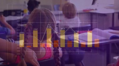 Öğretmen örgü örerek bar ve çizelgeleri düzeltiyor okul verilerini değiştiriyor ve görselleştiriyor. Sınıf, eğitim, öğrenme, veri görselleştirme, akademik, öğrenci, takım çalışması