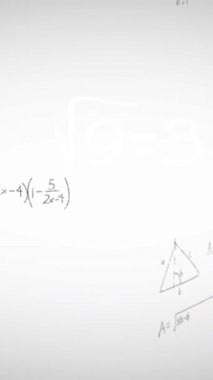 Matematiksel veri işleme animasyonu beyaz arkaplan üzerinde. Küresel bilim, eğitim, bilgisayar ve veri işleme kavramı dijital olarak oluşturulmuş video.