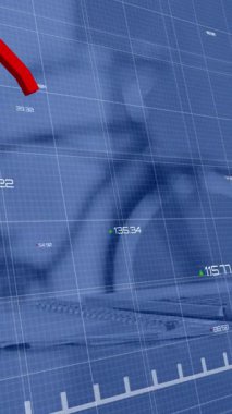 Masa ve bisikletin üzerinde veri işleme ve kırmızı çizgi grafiği. İletişim, iş ve dijital arayüz teknolojisi, dijital olarak oluşturulmuş video.