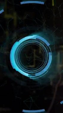 Siyah arkaplandaki bağlantıları tarayan dijital veri işleme animasyonu. Küresel iş, bağlantılar, hesaplama ve veri işleme kavramı dijital olarak oluşturulmuş video.