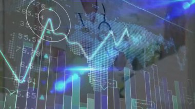 Doktor notlar yazıyor, görüntüdeki küresel sağlık ölçümlerini haritalar ve parlayan grafiklerle analiz ediyor. Tıbbi, veri görselleştirme, teknoloji, analitik, sağlık, kurumsal, geleceksel