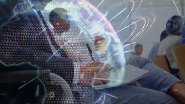 Animasyon dünyası atımlı veri izleri, seminer sırasında iş katılımcısına kalem kullanarak notlar yazdırıyor. Küresel, teknoloji, yenilik, işbirliği, profesyonellik, modern, ağ oluşturma