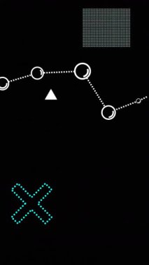 Karanlık bilgisayar sunucuları üzerinden dönen şekillerin ve ağın animasyonu. Bağlantı, veri, işleme, iş, dijital arayüz ve iletişim, dijital olarak oluşturulmuş video.