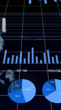 Siyah arkaplan üzerinde veri işleme animasyonu. küresel iş ve dijital arayüz kavramı dijital olarak oluşturulmuş video.