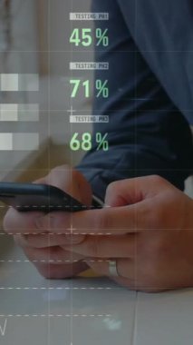 Akıllı telefon kullanan adamın istatistik ve veri işleme animasyonu. küresel iş, dijital arayüz ve teknoloji konsepti dijital olarak oluşturulmuş video.