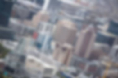 Şehirdeki kulelerin yüksek açılı görüntüsü