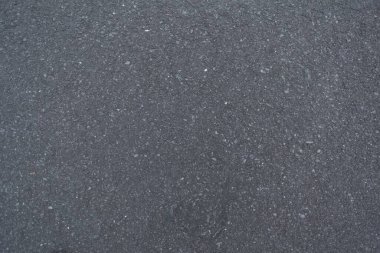 Yerdeki yola yakınlaş.