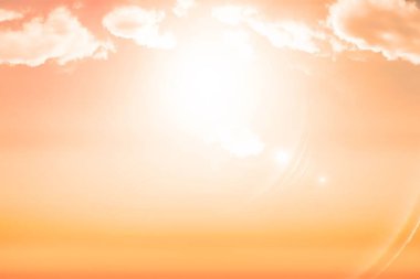 Parlak güneş diski haleler, bulutlar ve mercek parlamalarıyla düz tasarım çizimleriyle parlıyor. Günbatımı, gündoğumu, atmosferik, canlı, manzaralı, sakin, doğa