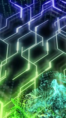 Yeşil ağ animasyonu, bilgisayar devre kartında veri işleme. Küresel veri işleme, dijital arayüz ve bağlantılar konsepti dijital olarak oluşturulmuş video.