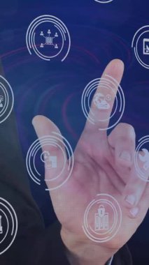 Dijital arayüzle, animasyon ve teknoloji simgeleriyle etkileşim. yenilik, ekran, fütüristik, multimedya, aygıt, gezinme