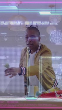 Animasyon projesinde işbirliği, okuldaki dijital arayüzü kullanan çeşitli gruplar. İşbirliği, takım çalışması, yaratıcılık, eğitim, multimedya, teknoloji