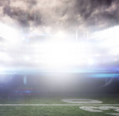 Düz illüstrasyon, stadyum ışıklarının altında saha çizgileri olan aydınlatılmış futbol sahasını gösteriyor. Spor, atletizm, stadyum, yarışma, gece vakti, ekipman, açık hava