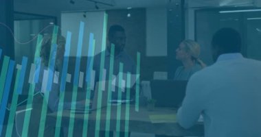 Sunucu, bar çizelgesini başlatan masadaki iş performans değişiklikleriyle örtüşüyor. Kurumsal, analitik, profesyonel, işbirliği, canlı, minimalist, strateji