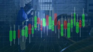 Metal parçalarında kaynak makinesi, şamdan şeması çubukları piyasa dalgalanmaları gibi titreşimler. Endüstriyel, teknisyen, kesinlik, yenilik, zanaat, teknoloji, makine