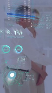 Ofis ortamındaki çeşitli profesyoneller üzerinde iş veri analizi animasyonu. Takım çalışması, çeşitlilik, teknoloji