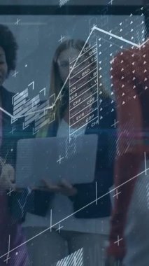 Dijital veri işleme animasyonuyla işbirliği, ofis ortamında iş kadınları. Teknoloji, yenilik, takım çalışması, işbirliği, şirket, profesyonel