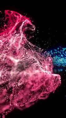 Siyah arka planda hareket eden mavi ve kırmızı şekillerin animasyonu. Desen, teknoloji ve dijital arayüz kavramı dijital olarak oluşturulmuş video.