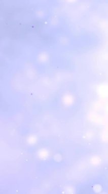 Eflatun arka planda parlayan beyaz ışık lekeleri üzerinde mor ağ dalgalarının animasyonu. Ağ, veri, işleme, bağlantı, enerji ve iletişim, dijital olarak oluşturulmuş video.