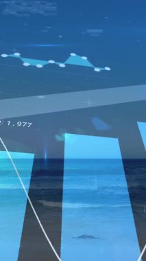 Serin okyanus manzarası üzerinde haritalarla finansal veri animasyonunu görselleştirmek. Finans, analitik, dijital, sükunet, teknoloji