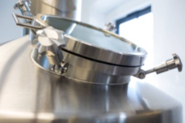 Damıtma tankına yakın çekim