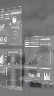 Veri işleme ve küreyi ekranda canlandırma. Küresel iş dijital arayüzü teknolojisi ve dijital olarak oluşturulan ağ konsepti.