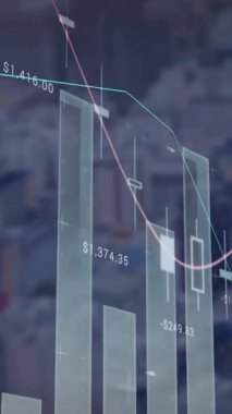 Karanlık arka planda bilgisayar veri işleme animasyonu. Küresel finans, iş, bağlantılar, hesaplama ve veri işleme kavramı dijital olarak oluşturulmuş video.