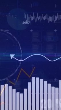 Finansal veri tabloları ve grafikleri çeşitli ölçümlerle mavi arkaplan üzerinde animasyon. Maliye, analitik, iş, istatistik, ekonomi, eğilimler
