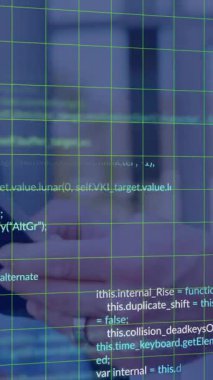 Animasyon üzerinde çalışan, kodlu ve veri ızgaralı bilgisayar kullanan biri. Teknoloji, programlama, kodlama, geliştirme, dijital, yazılım