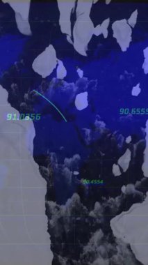 Beyaz zemin üzerinde sayısal veriler olan mavi ve siyah desenlerin animasyonu. Soyut, dijital, analiz, hareket, gelecek, teknoloji