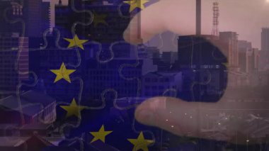 Alacakaranlık silüeti, AB bulmacasının bir parçası eksik. Ta ki el uydurma parçalar birleşene kadar. Sabır, birlik, işbirliği, sembolizm, ilerleme, vatanseverlik, dayanıklılık