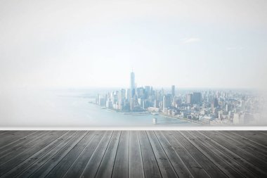 Koyu ahşap döşemeli boş oda, düz dizaynlı panoramik kıyı silueti duvar resmi. Minimalist, modern, kentsel, mimari, manzaralı, gösterişli, sanatsal