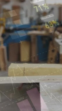 Gri arkaplandaki istatistik ve veri işleme animasyonları. Küresel iş finansmanı ve bağlantılar konsepti dijital olarak oluşturulmuş video.