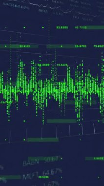 Karanlık arka planda finansal veri işleme animasyonu. Küresel finans, iş, bağlantılar, hesaplama ve veri işleme kavramı dijital olarak oluşturulmuş video.