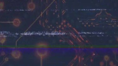 Kırmızı turuncu devre yoğunlaşırken tek statik şerit sürüş gürültüsü bantları titreşiyor. Teknoloji, siber uzay, dijital alarm, fütüristik, arıza, ağ, sibernetik