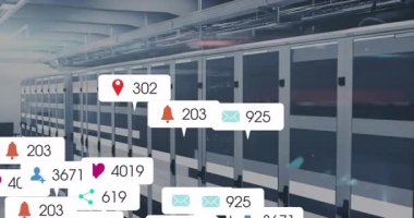 Bir saniye sonra ortaya çıkan simgeler sunucu raflarının üzerinde toplanarak veri dalgalanmasını resmediyor. Teknoloji, veri, bağlantı, dijital, analitik, ağ, geleceksel