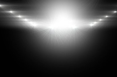 Düz tasarım, merkezi spot ışıkları yanıp sönen karanlık tiyatro sahnesini gösteriyor. Sahne, aydınlatma, sahne ışığı, dramatik, sinematik, soyut, minimalist