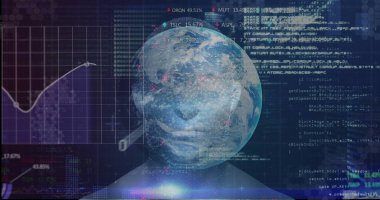 Veri arayüzü üzerinde dünya küresini kod akışlarıyla döndüren büst silueti gösteriliyor. Gelecekçi, yenilikçi, teknoloji, analitik, siber, dijital, görselleştirme