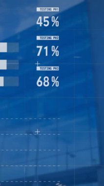 Modern bina üzerinde finansal veri işleme animasyonu. Küresel finansman, iş ve dijital arayüz kavramı dijital olarak oluşturulmuş video.