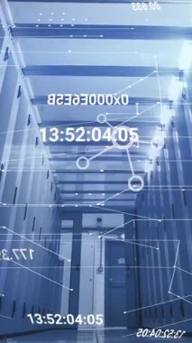 Bilgisayar sunucu odasında ağlar ve veri işleme. İletişim, veri ve dijital arayüz teknolojisi, dijital olarak oluşturulmuş video.