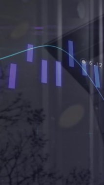 Şehir manzarası üzerinde veri işleme animasyonu. Küresel iş dijital arayüzü teknolojisi ve dijital olarak oluşturulan ağ konsepti.