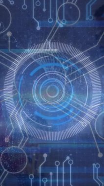 Bu video, iki farklı iş adamının dijital arayüzünü gösteriyor. Video küresel bağlantılar, veri işleme ve dijital arayüzü kavramsal olarak vurgular.