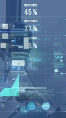 Afrika kökenli Amerikalı iş adamının finansal verilerinin ve grafiklerinin animasyonu. işletme, finans, ekonomi ve teknoloji konsepti dijital olarak oluşturulmuş video.