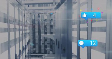 Sosyal baloncuklar ortaya çıkarken ve katılım artışını gösterirken sunucu koridoru açılıyor. Teknoloji, veri, dijital, otomasyon, yenilik, bağlantı, fütüristik