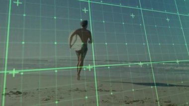 Tişörtsüz bir erkek su hattını fark ediyor ve yeşil teknolojik şebeke kayması gibi dalgalara doğru koşuyor. Macera, teknoloji, fütürizm, dinamik, kıyı, atletik, canlı