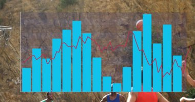 Rock Hill 'deki sahada basketbol oynayan altı adam, yarı saydam bar çizelgesi, kırmızı çizgi üst üste. Atletizm, takım çalışması, açık hava, spor, fitness, rekabet, dinamik