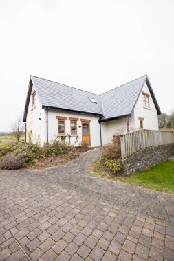 Dış açık gökyüzü karşı evin