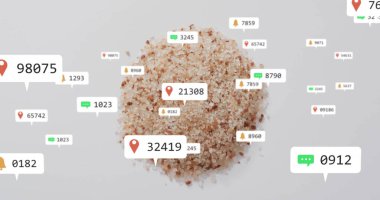 Yüzen kırmızı iğneler, yeşil baloncuklar ve alarm zilleriyle beyaz yüzeyde pembe-bej tuz yığını görülüyor. Jeoloji, veri görselleştirme, dijital analiz, bilgi teknolojisi, minimalizm, yüksek teknoloji, soyut